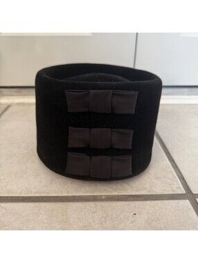 Vintage 1950s Black Felt Cloche Hat Cain-Sloan Co Belmar Opera USA
